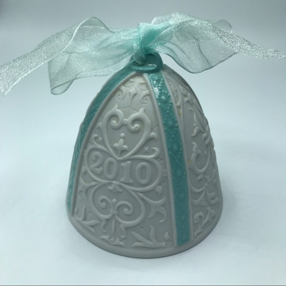 2010 LLADRO Christmas Bell Ornament